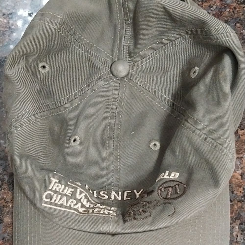 Disney World New  "True Vintage Characters" Hat. - Picture 5 of 5